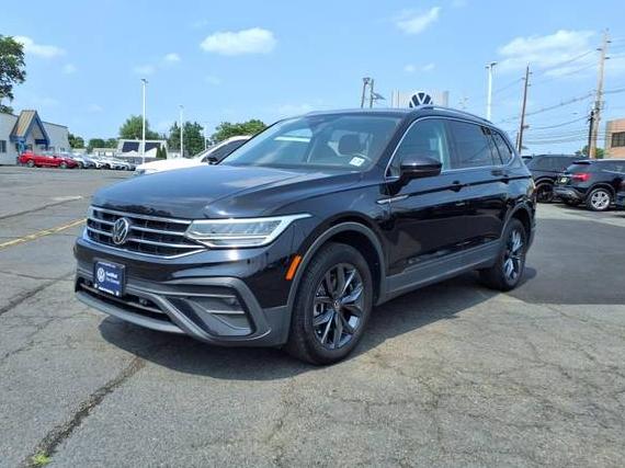 VOLKSWAGEN TIGUAN 4MOTION 2022 3VV2B7AX3NM120775 image